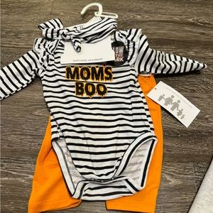 Adoraboo 3 piece infant outfit NWT